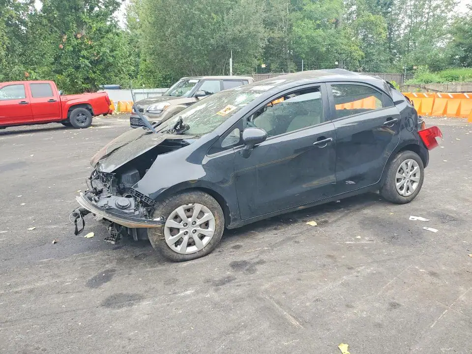 KNADM5A33E6358481 Kia Rio 2014 — повреждение Повреждения со всех сторон, фото до ремонта