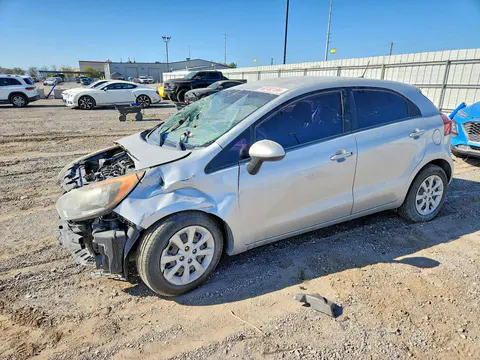 KNADM5A32F6448030 — 2015 Kia Rio, Боковая часть (Side), фото до ремонта