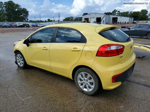 KNADM5A39G6668153 — 2016 Kia Rio, фото 2 с аукциона Copart, Передняя часть