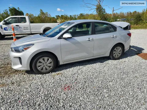 3KPA24AB2KE239646 — 2019 Kia Rio, Задняя часть, фото до ремонта