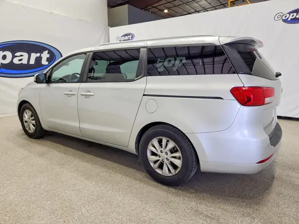 KNDMB5C14G6090872 — 2016 Kia Sedona, фото 2 с аукциона Copart, Мелкие вмятины и царапины