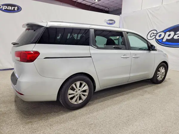 KNDMB5C14G6090872 — 2016 Kia Sedona, фото 3 с аукциона Copart, Мелкие вмятины и царапины