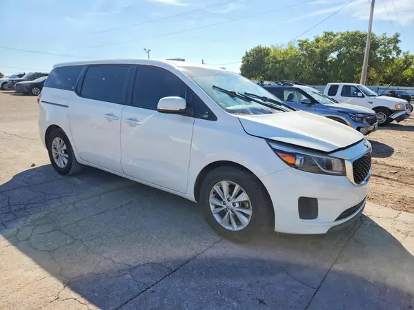 KNDMA5C14G6157392 — 2016 Kia Sedona, фото 4 с аукциона Copart 29.09.2026, Механические повреждения