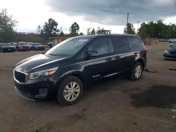 KNDMB5C13G6203145 — 2016 Kia Sedona, Задняя часть (Rear End), фото до ремонта