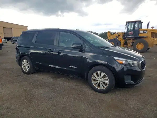 KNDMB5C13G6203145 — 2016 Kia Sedona, фото 4 с аукциона Copart, Задняя часть