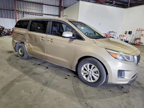 KNDMB5C15G6158998 — 2016 Kia Sedona, фото 4 с аукциона Copart 05.10.2026, Боковая часть
