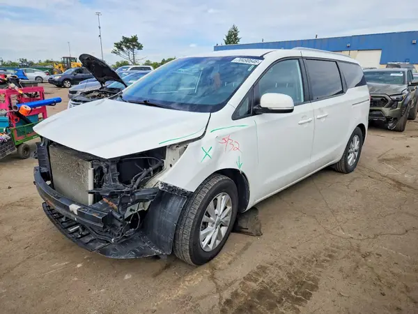 KNDMB5C10G6100460 — 2016 Kia Sedona, Передняя часть (Front End), фото до ремонта
