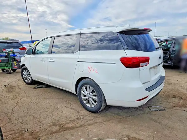 KNDMB5C10G6100460 — 2016 Kia Sedona, фото 2 с аукциона Copart 06.10.2026, Передняя часть