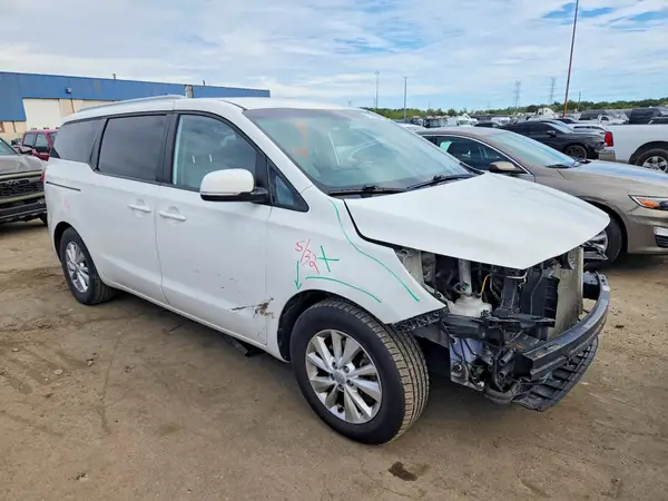 KNDMB5C10G6100460 — 2016 Kia Sedona, фото 4 с аукциона Copart 06.10.2026, Передняя часть