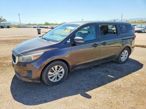 KNDMB5C16H6232589 — 2017 Kia Sedona, Подтопление (Water/Flood), фото до ремонта