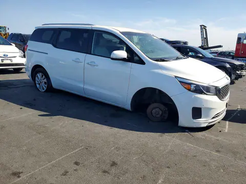 2017 KIA Sedona VIN KNDMB5C15H6250758 фото 4