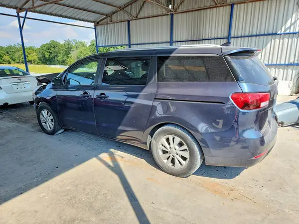 KNDMB5C15H6236911 — 2017 Kia Sedona, фото 2 с аукциона Copart, Передняя часть