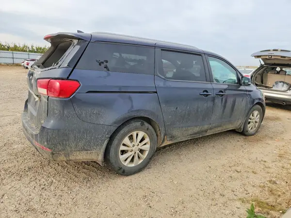 KNDMB5C18H6258739 — 2017 Kia Sedona, фото 3 с аукциона Copart 01.10.2026, Задняя часть