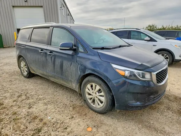 KNDMB5C18H6258739 — 2017 Kia Sedona, фото 4 с аукциона Copart 01.10.2026, Задняя часть