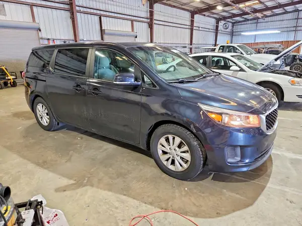 KNDMB5C12H6233867 — 2017 Kia Sedona, фото 4 с аукциона Copart 30.09.2026, Естественный износ