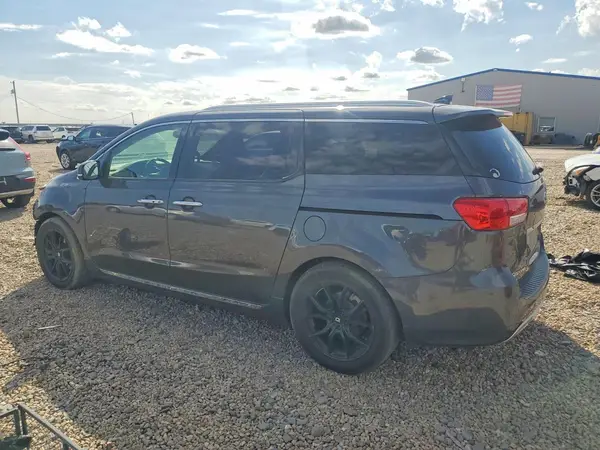KNDME5C15J6379659 — 2018 Kia Sedona, фото 2 с аукциона Copart, Передняя часть