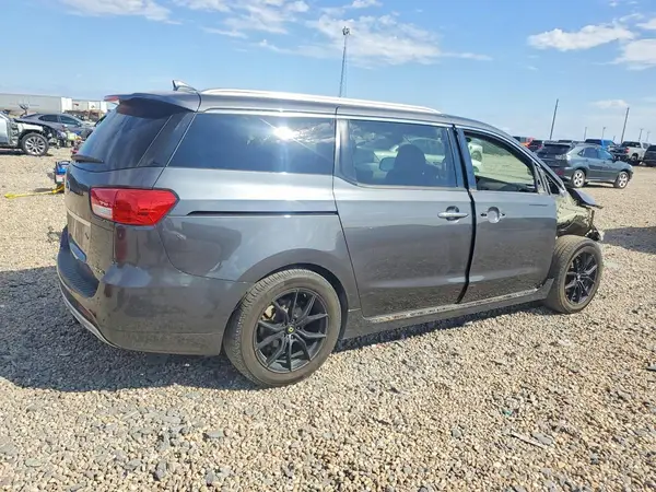 KNDME5C15J6379659 — 2018 Kia Sedona, фото 3 с аукциона Copart, Передняя часть