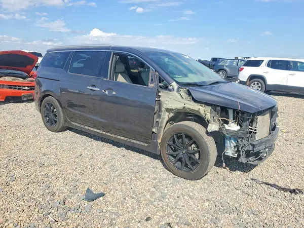KNDME5C15J6379659 — 2018 Kia Sedona, фото 4 с аукциона Copart, Передняя часть