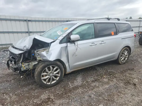 KNDMB5C11K6559831 — 2019 Kia Sedona, Передняя часть (Front End), фото до ремонта