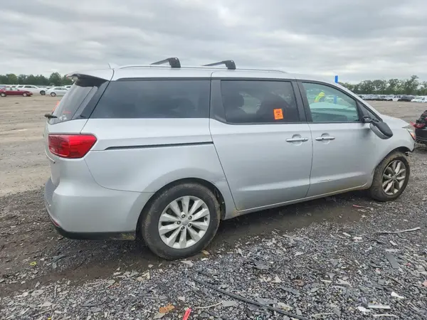 KNDMB5C11K6559831 — 2019 Kia Sedona, фото 3 с аукциона Copart, Передняя часть