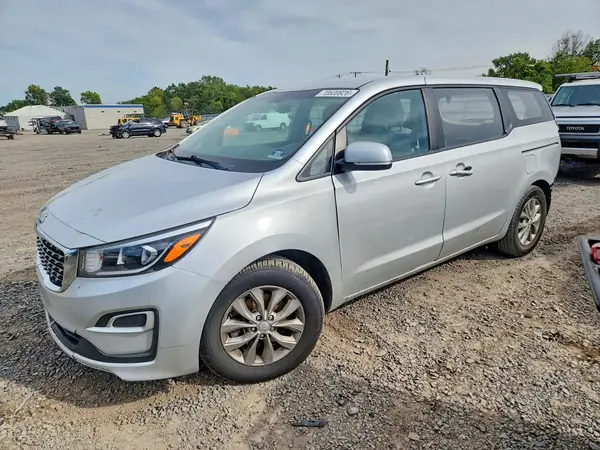 KNDMA5C11K6534981 — 2019 Kia Sedona, Задняя часть (Rear End), фото до ремонта