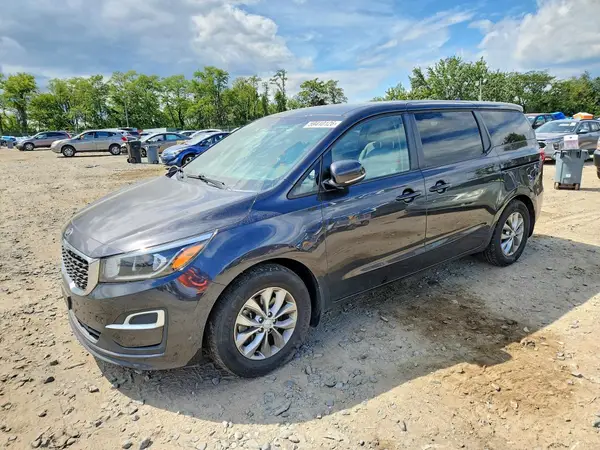 KNDMB5C10L6598105 — 2020 Kia Sedona, Передняя часть (Front End), фото до ремонта
