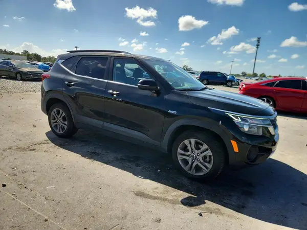 KNDEUCAA1M7180623 — 2021 Kia Seltos, фото 4 с аукциона Copart, Мелкие вмятины и царапины