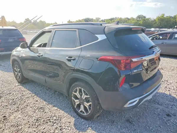 KNDERCAA9M7106223 — 2021 Kia Seltos, фото 2 с аукциона Copart 06.10.2026, Боковая часть