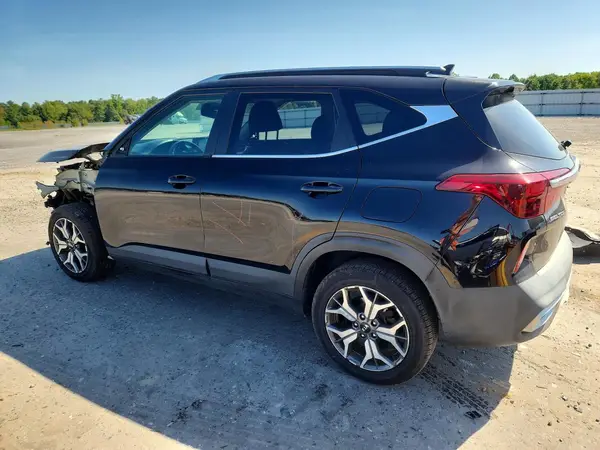 KNDERCAAXM7130112 — 2021 Kia Seltos, фото 2 с аукциона Copart, Передняя часть