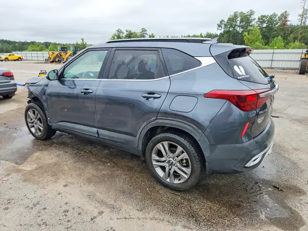 KNDEU2AA3M7108672 — 2021 Kia Seltos, фото 2 с аукциона Copart, Передняя часть