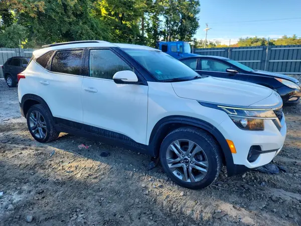KNDEU2AA3M7107473 — 2021 Kia Seltos, фото 4 с аукциона Copart, Боковая часть