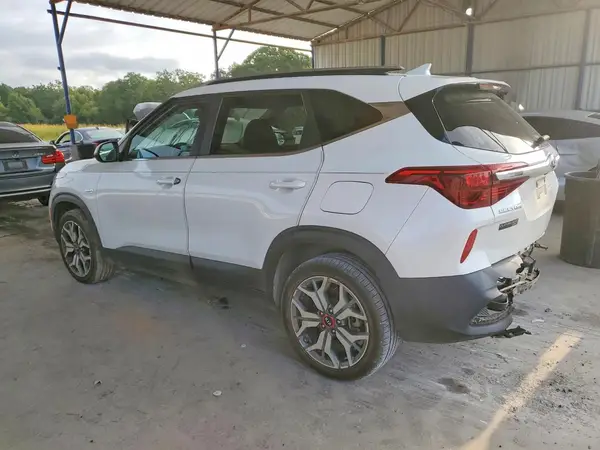 KNDEUCA24M7152372 — 2021 Kia Seltos, фото 2 с аукциона Copart, Задняя часть