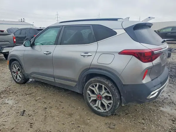 KNDETCA25M7059217 — 2021 Kia Seltos, фото 2 с аукциона Copart 13.10.2026, Передняя часть