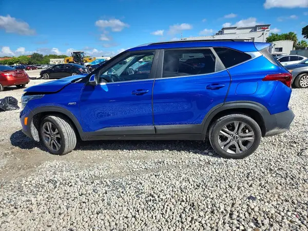 KNDEUCAA0M7223462 — 2021 Kia Seltos, фото 2 с аукциона Copart, Передняя часть