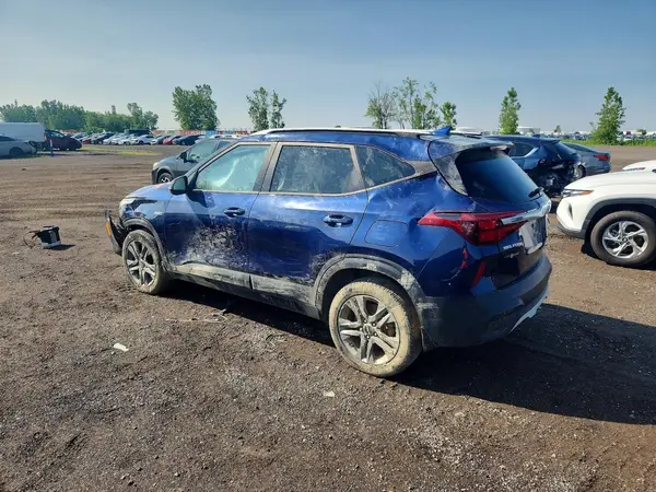 KNDEPCAA9N7239796 — 2022 Kia Seltos, фото 2 с аукциона Copart 06.10.2026, Повреждения со всех сторон