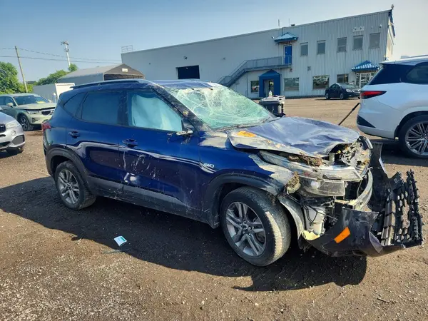 KNDEPCAA9N7239796 — 2022 Kia Seltos, фото 4 с аукциона Copart 06.10.2026, Повреждения со всех сторон