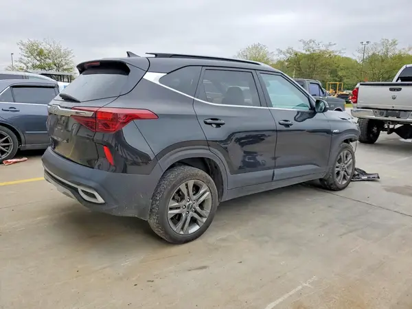 KNDEUCAA0N7320534 — 2022 Kia Seltos, фото 3 с аукциона Copart, Передняя часть