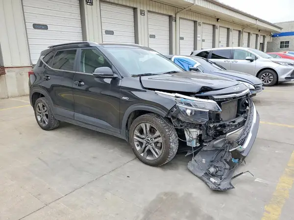 KNDEUCAA0N7320534 — 2022 Kia Seltos, фото 4 с аукциона Copart, Передняя часть