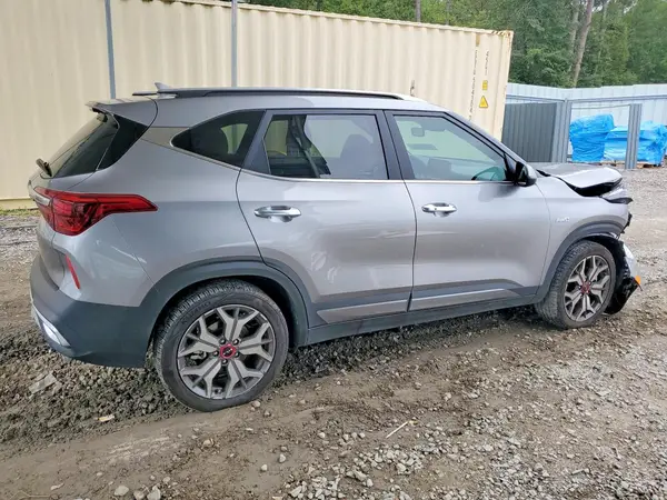 KNDETCA27N7268525 — 2022 Kia Seltos, фото 3 с аукциона Copart, Передняя часть