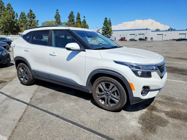 KNDEU2AA7P7447911 — 2023 Kia Seltos, фото 4 с аукциона Copart, Задняя часть