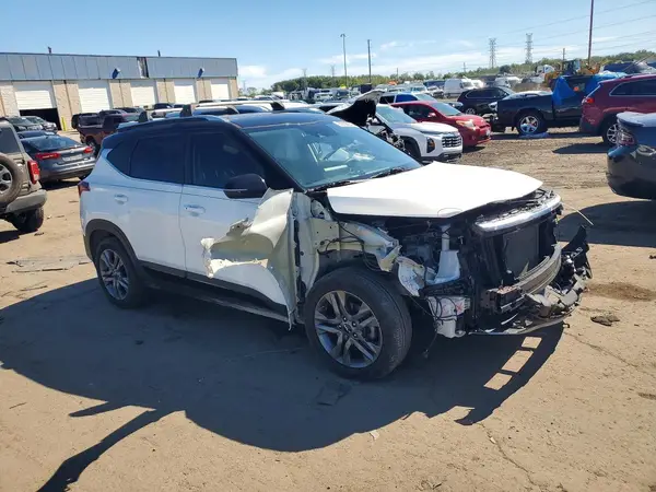 KNDEU2AA1P7392078 — 2023 Kia Seltos, фото 4 с аукциона Copart, Передняя часть