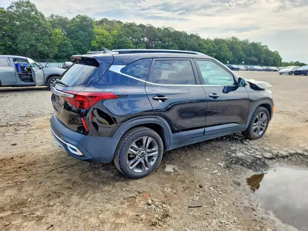 KNDEU2AA4P7428152 — 2023 Kia Seltos, фото 3 с аукциона Copart, Передняя часть