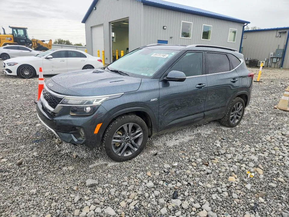 2023 KIA SELTOS VIN KNDEUCAA6P7447940 фото 1