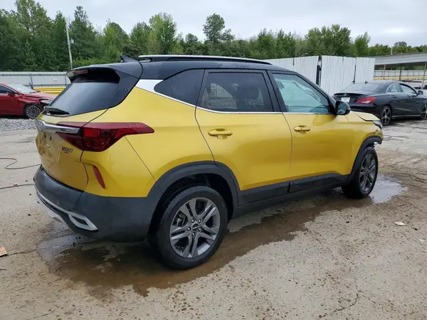 KNDEU2AA2P7399329 — 2023 Kia Seltos, фото 3 с аукциона Copart, Опрокидывание