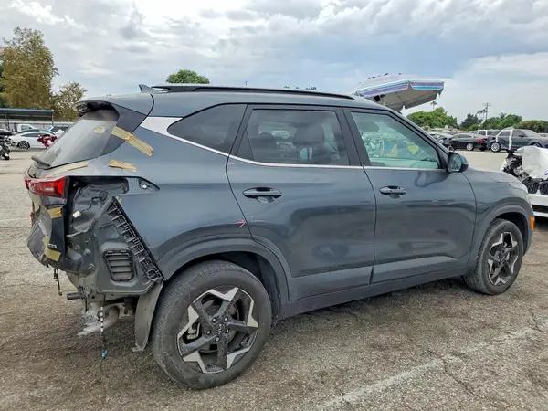 KNDERCAA5R7556362 — 2024 Kia Seltos, фото 3 с аукциона Copart 29.09.2026, Задняя часть