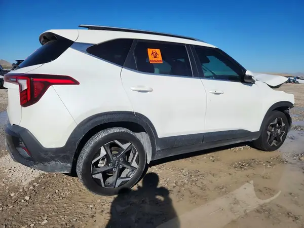 KNDER2AA8R7622834 — 2024 Kia Seltos, фото 3 с аукциона Copart, Передняя часть