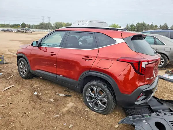 KNDEUCAA0R7561581 — 2024 Kia Seltos, фото 2 с аукциона Copart, Передняя часть