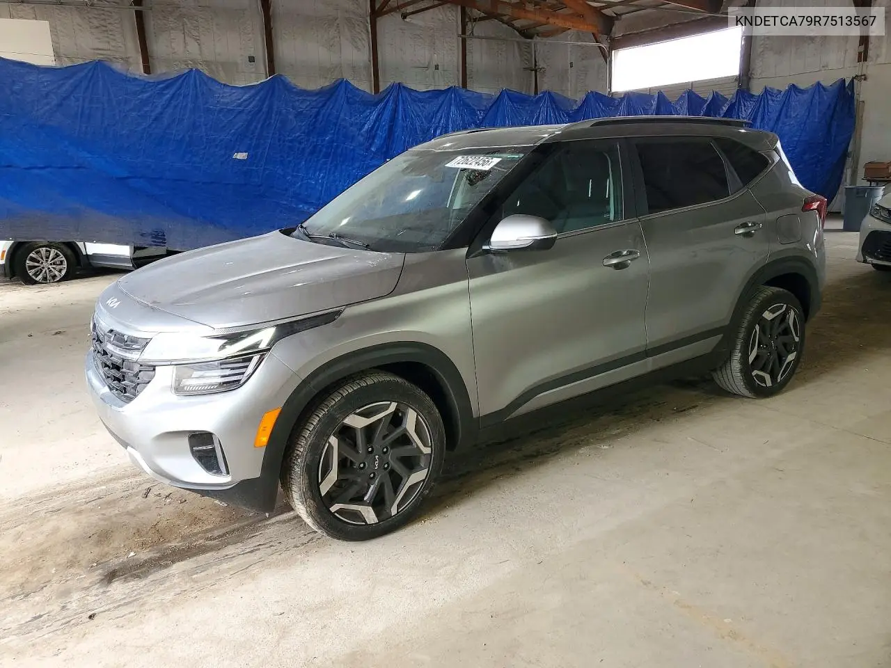 KNDETCA79R7513567 Kia Seltos 2024 — повреждение Сторона, фото до ремонта