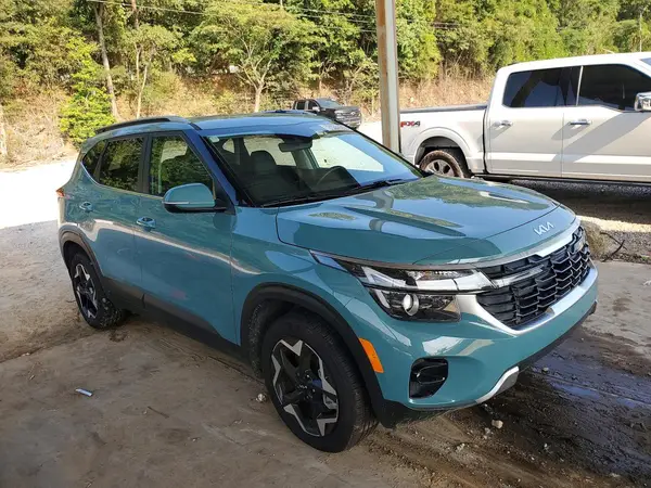 KNDERCAA9S7801623 — 2025 Kia Seltos, фото 4 с аукциона Copart 01.10.2026, Мелкие вмятины и царапины