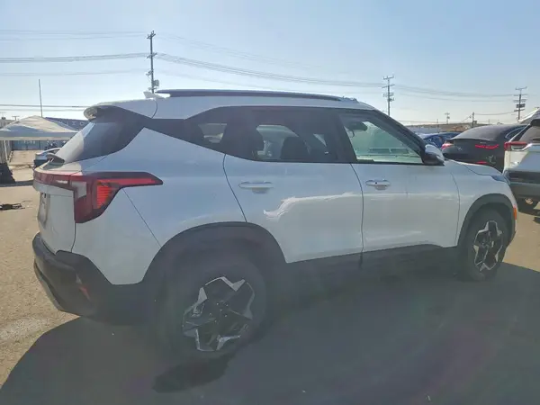 KNDEU2AA3S7823920 — 2025 Kia Seltos, фото 3 с аукциона Copart, Боковая часть